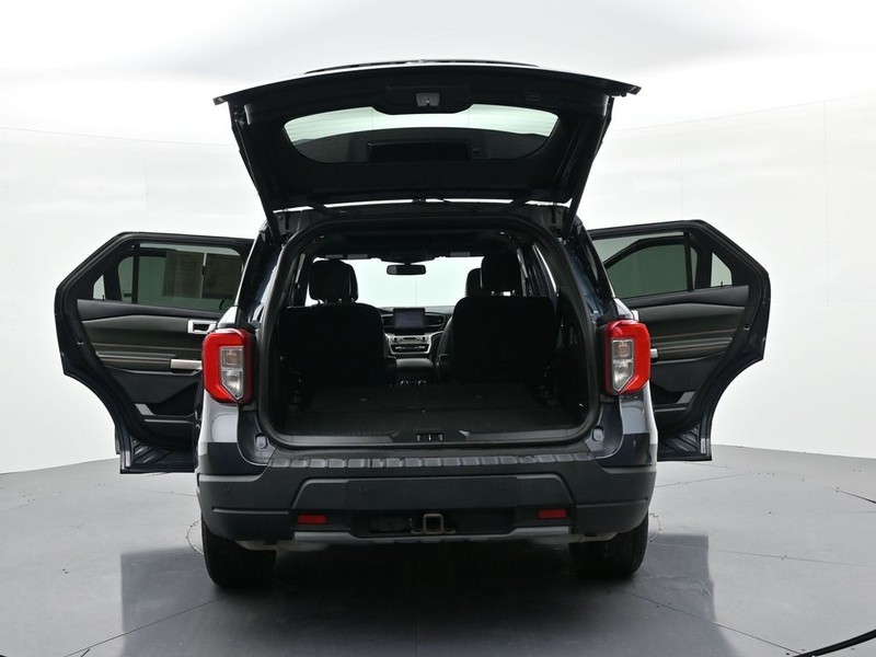 Ford Explorer Vehicle Full-screen Gallery Image 28