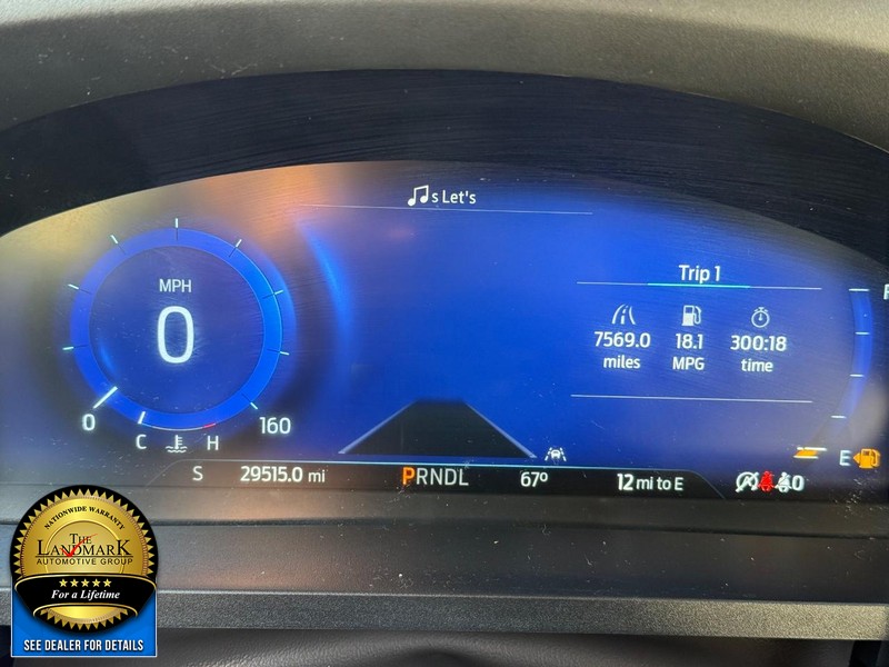 Ford Explorer Vehicle Full-screen Gallery Image 12