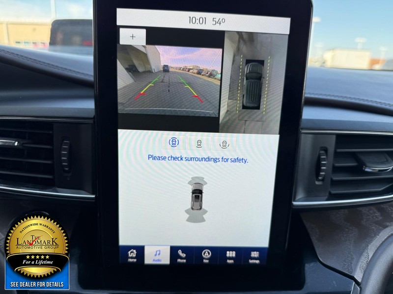 Ford Explorer Vehicle Full-screen Gallery Image 13