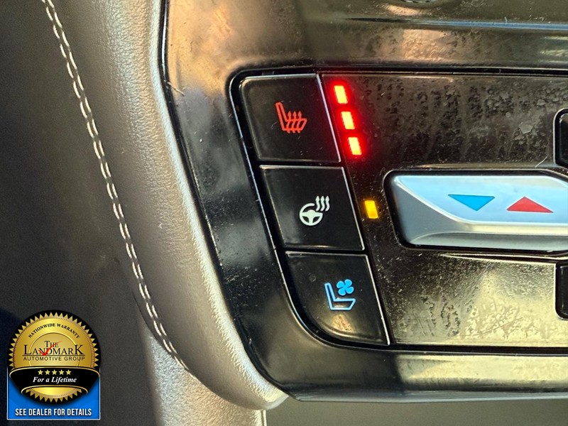 Ford Explorer Vehicle Full-screen Gallery Image 14