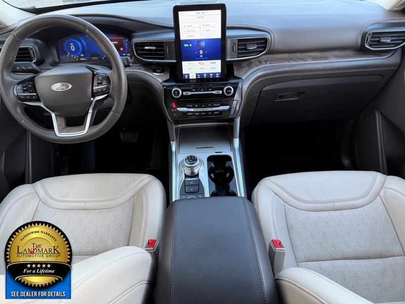 Ford Explorer Vehicle Full-screen Gallery Image 19