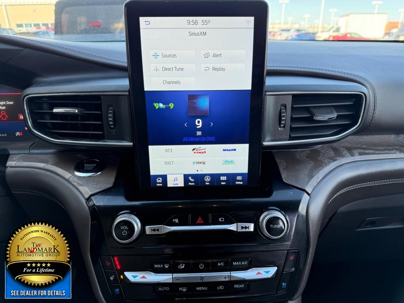 Ford Explorer Vehicle Full-screen Gallery Image 21