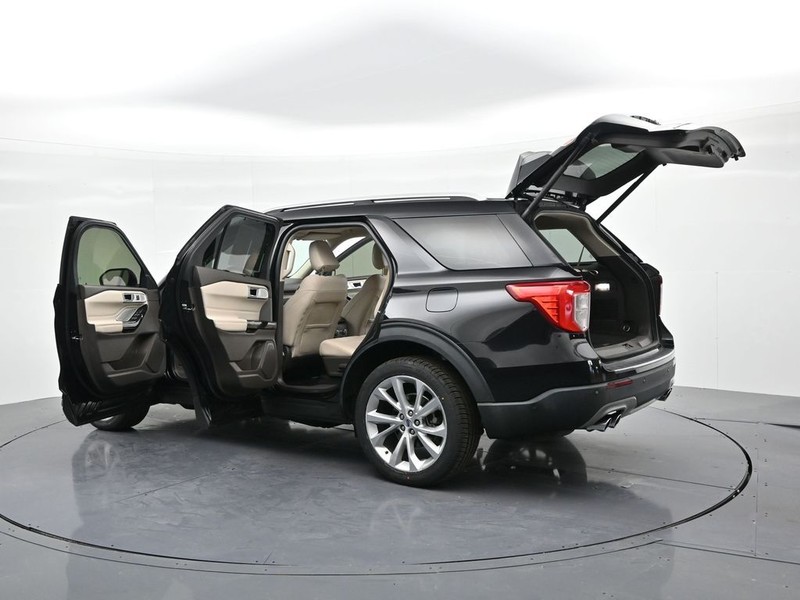 Ford Explorer Vehicle Full-screen Gallery Image 30