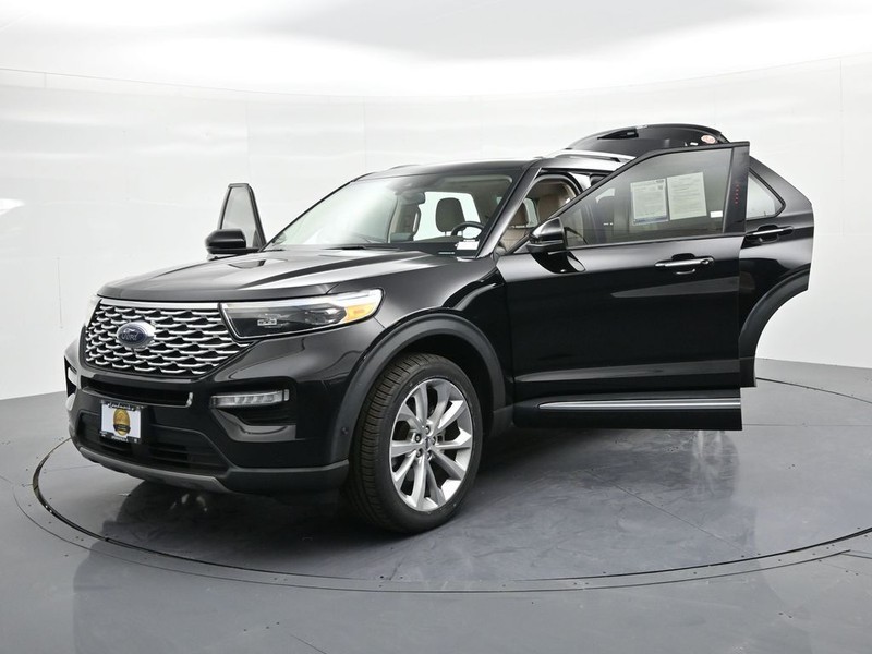 Ford Explorer Vehicle Full-screen Gallery Image 31