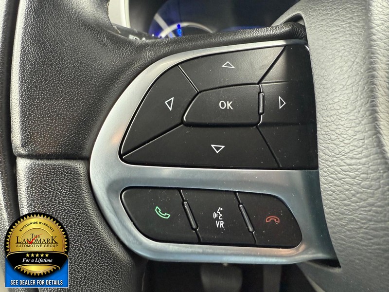 Chrysler Pacifica Vehicle Full-screen Gallery Image 10