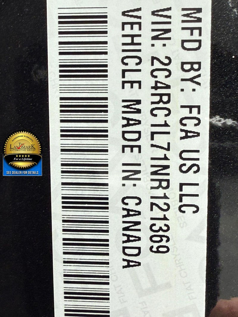 Chrysler Pacifica Vehicle Full-screen Gallery Image 25