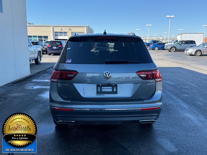 Volkswagen Tiguan Vehicle Full-screen Gallery Image 7