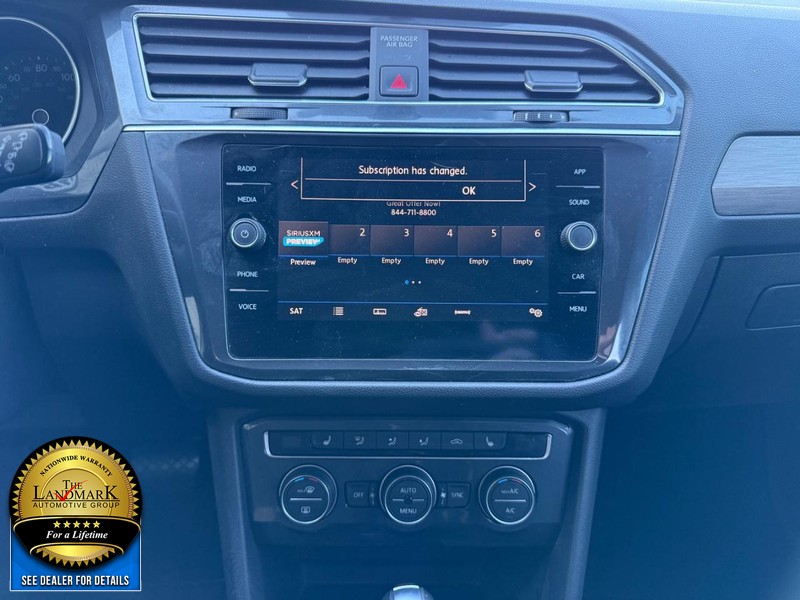 Volkswagen Tiguan Vehicle Full-screen Gallery Image 18