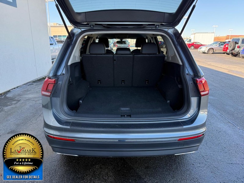 Volkswagen Tiguan Vehicle Full-screen Gallery Image 19