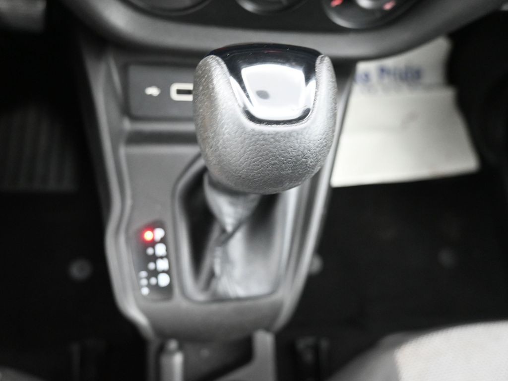 Ram ProMaster City Cargo Van Vehicle Full-screen Gallery Image 13