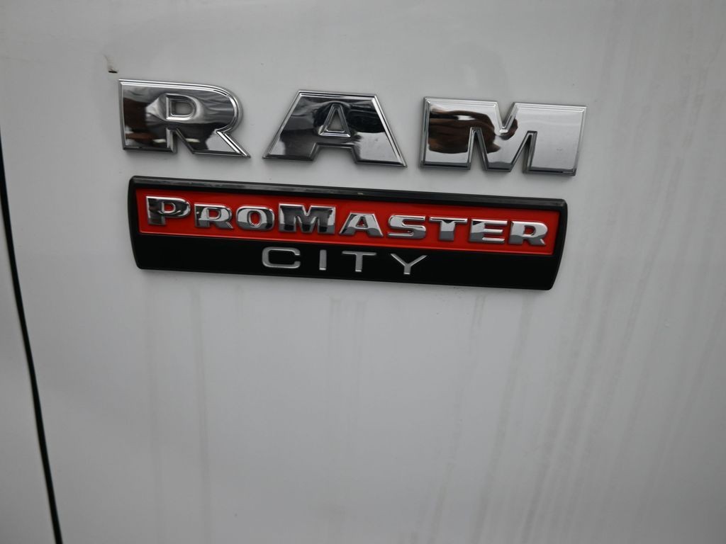Ram ProMaster City Cargo Van Vehicle Full-screen Gallery Image 17