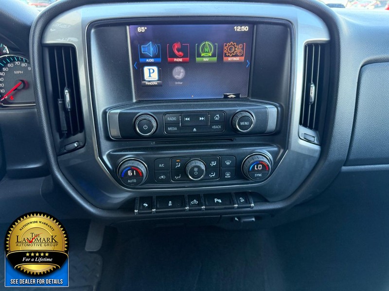 Chevrolet Silverado 1500 Vehicle Full-screen Gallery Image 17