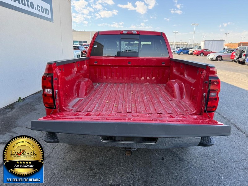 Chevrolet Silverado 1500 Vehicle Full-screen Gallery Image 18