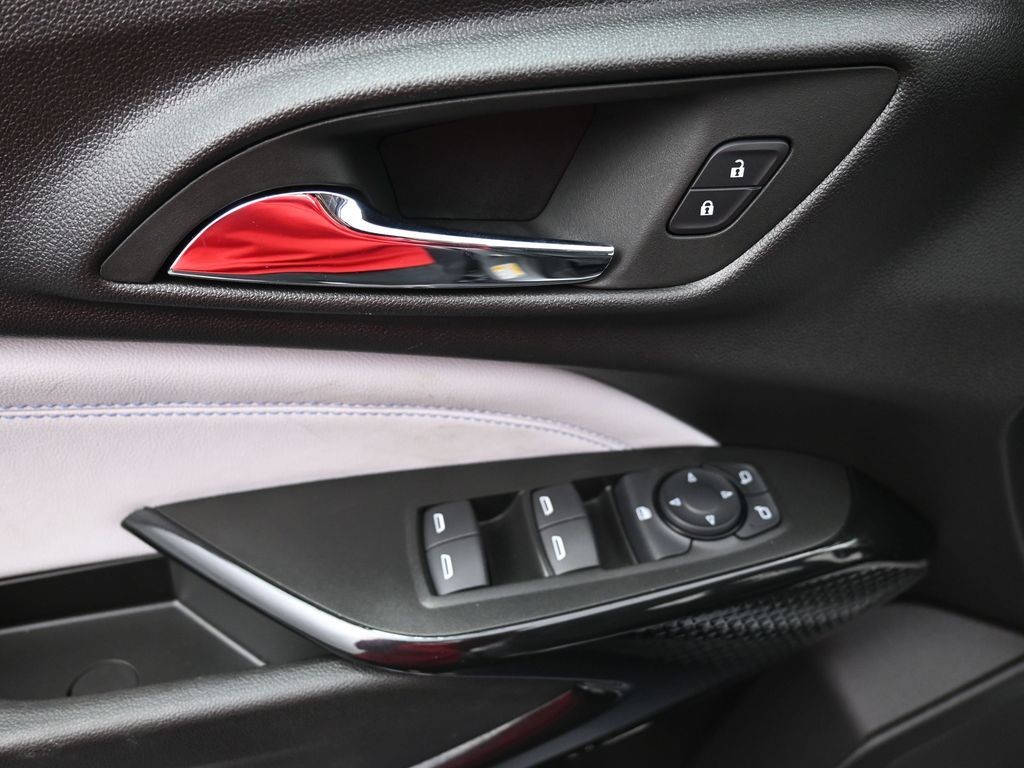 Chevrolet Trax Vehicle Full-screen Gallery Image 10