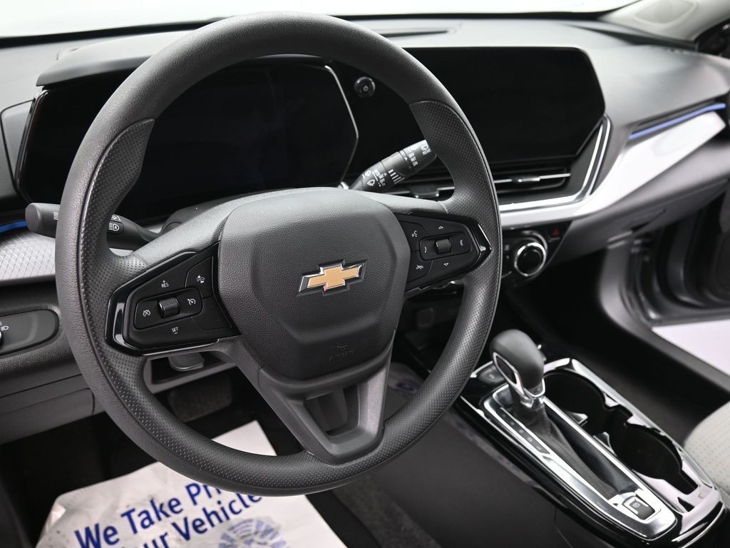 Chevrolet Trax Vehicle Full-screen Gallery Image 15