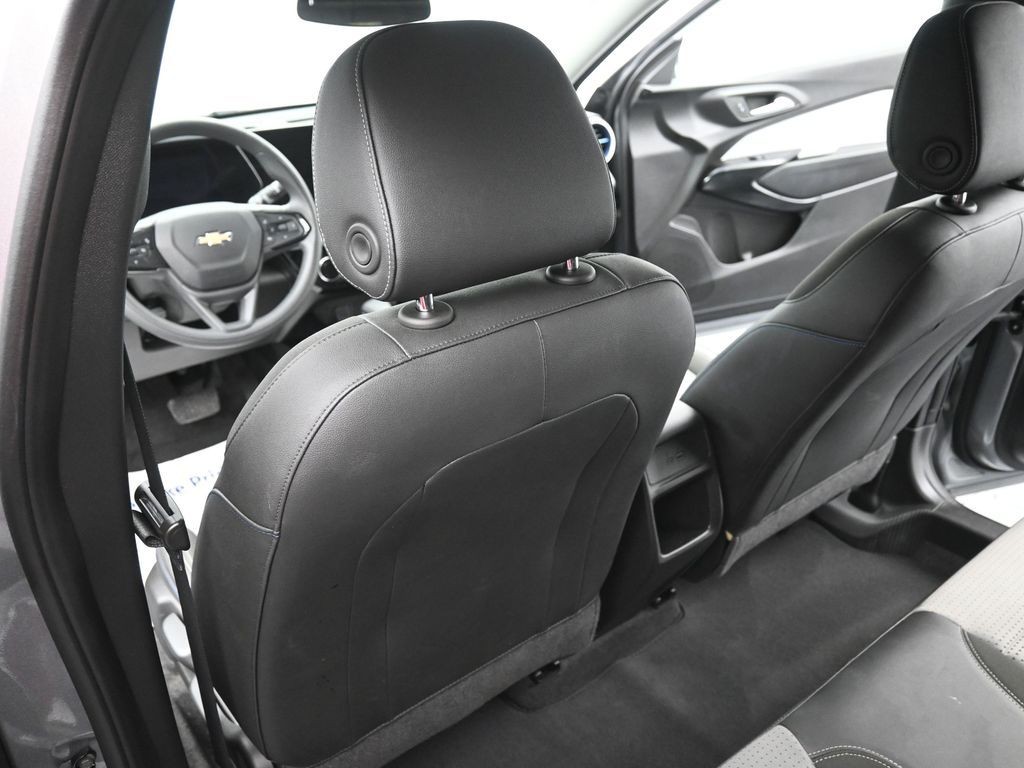 Chevrolet Trax Vehicle Full-screen Gallery Image 17