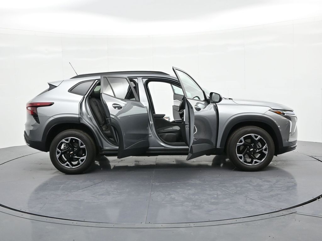 Chevrolet Trax Vehicle Full-screen Gallery Image 26