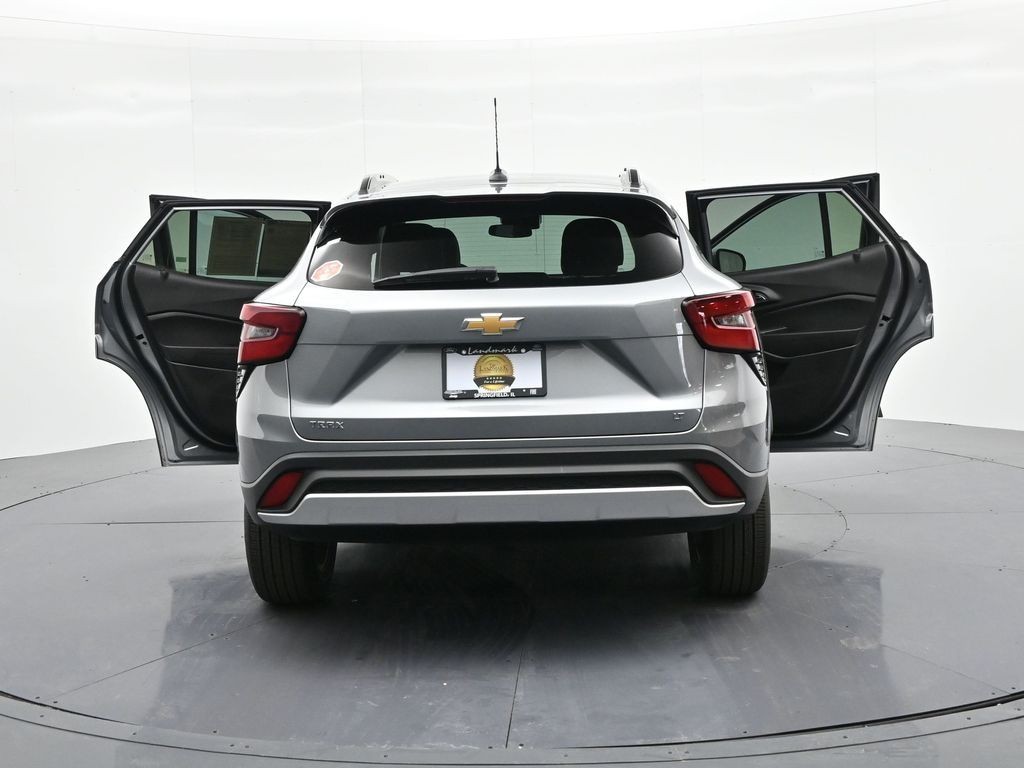 Chevrolet Trax Vehicle Full-screen Gallery Image 29
