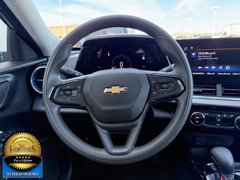Chevrolet Trax Vehicle Full-screen Gallery Image 16