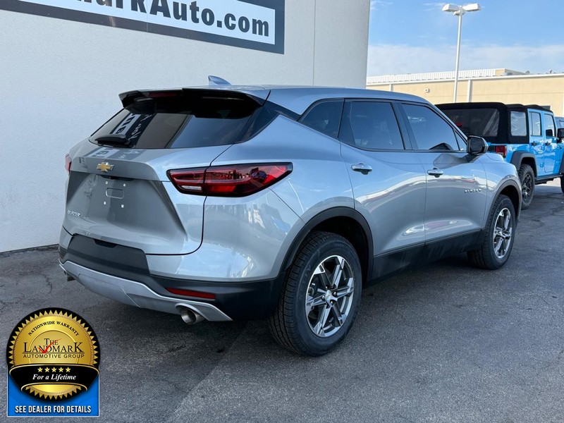 Chevrolet Blazer Vehicle Full-screen Gallery Image 3