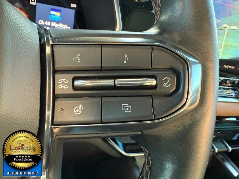 GMC Canyon Vehicle Full-screen Gallery Image 11