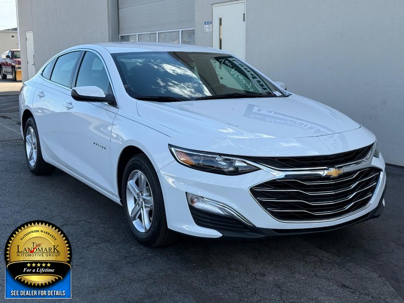 Chevrolet Malibu Vehicle Full-screen Gallery Image 2