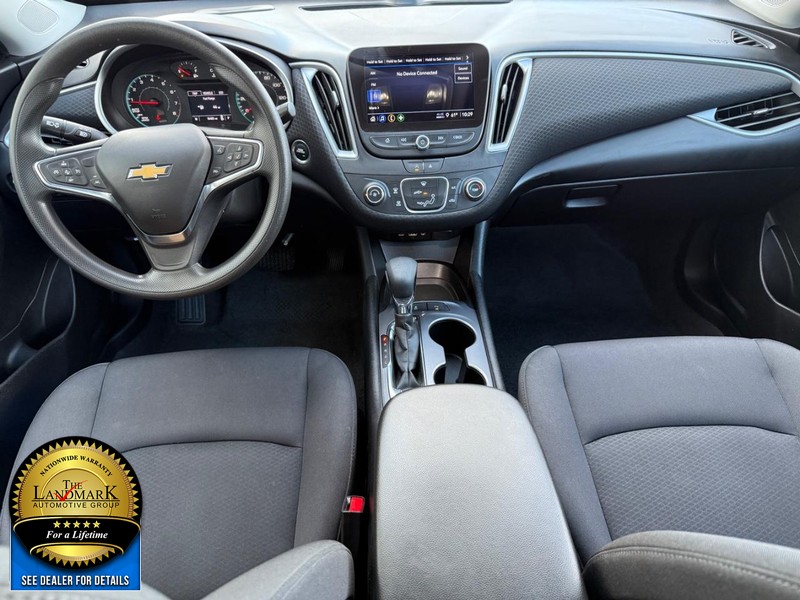 Chevrolet Malibu Vehicle Full-screen Gallery Image 15