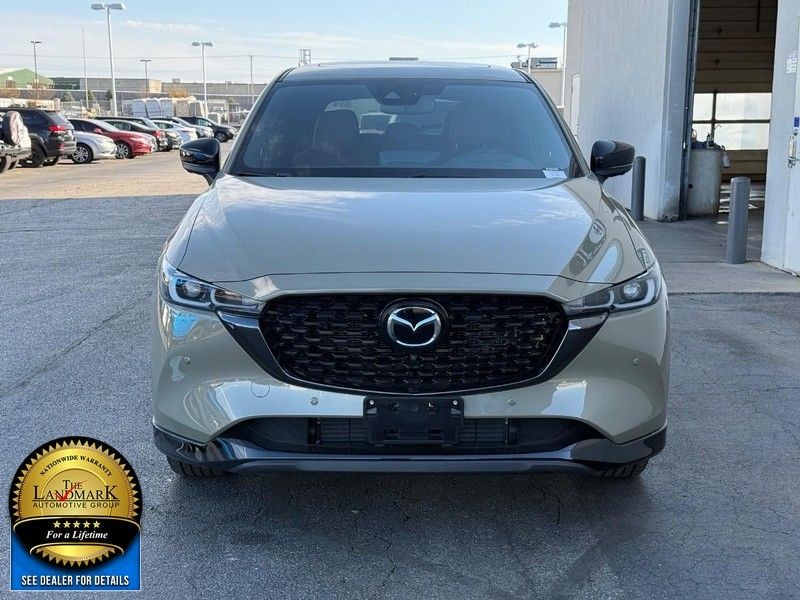 Mazda CX-5 Vehicle Full-screen Gallery Image 4
