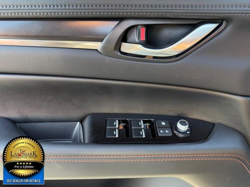 Mazda CX-5 Vehicle Full-screen Gallery Image 8