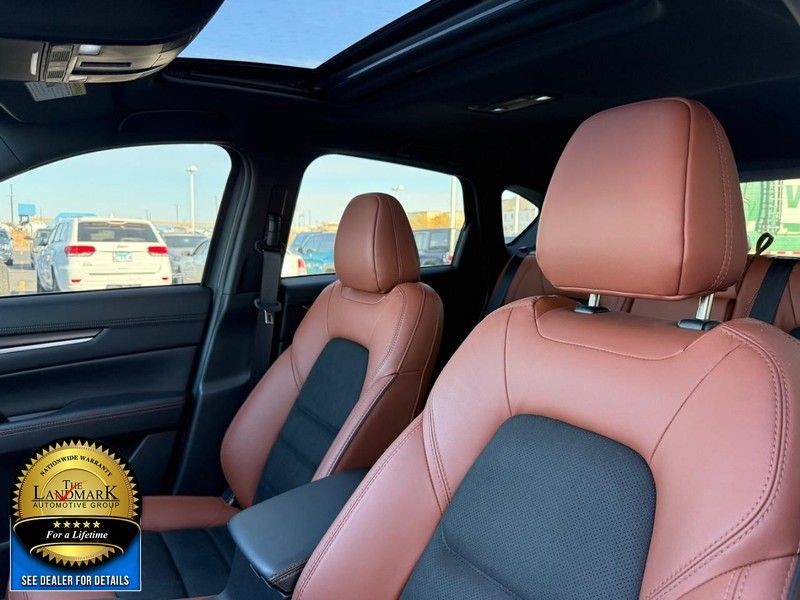 Mazda CX-5 Vehicle Full-screen Gallery Image 9