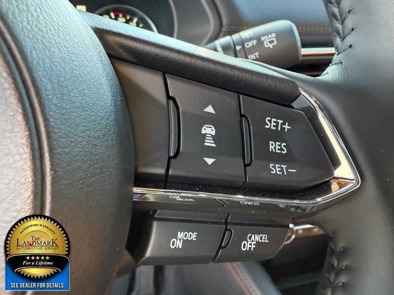 Mazda CX-5 Vehicle Full-screen Gallery Image 11