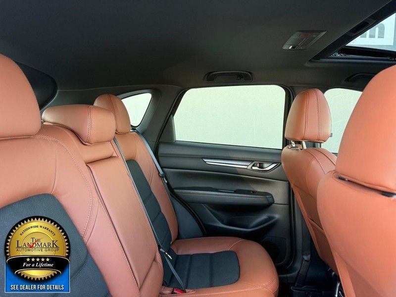 Mazda CX-5 Vehicle Full-screen Gallery Image 16