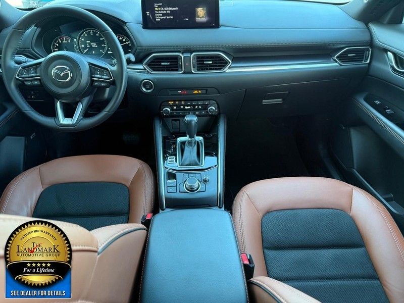 Mazda CX-5 Vehicle Full-screen Gallery Image 17