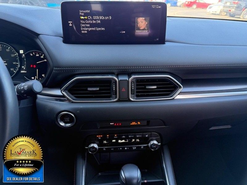 Mazda CX-5 Vehicle Full-screen Gallery Image 19