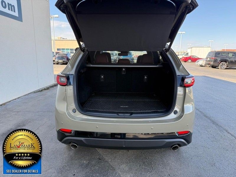 Mazda CX-5 Vehicle Full-screen Gallery Image 20