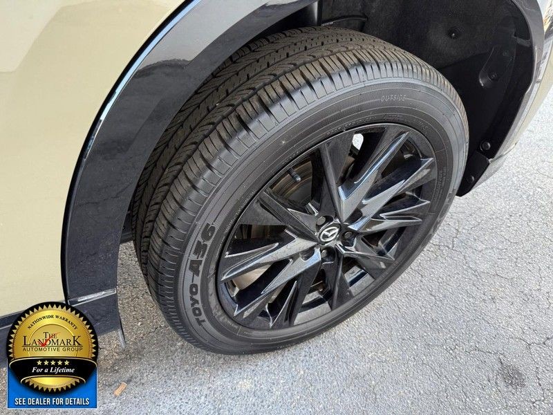 Mazda CX-5 Vehicle Full-screen Gallery Image 21