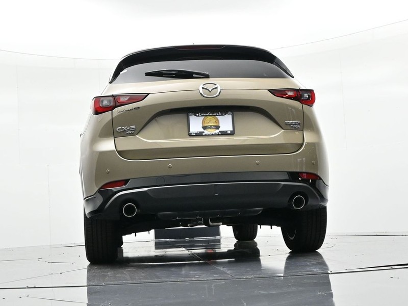 Mazda CX-5 Vehicle Full-screen Gallery Image 23