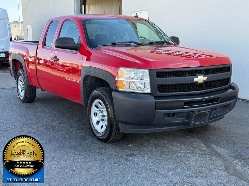 Chevrolet Silverado 1500 Vehicle Full-screen Gallery Image 2