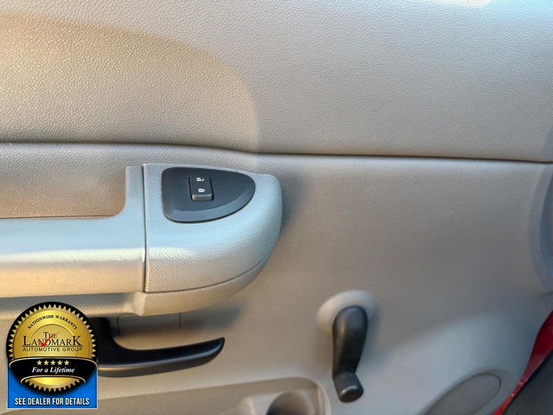 Chevrolet Silverado 1500 Vehicle Full-screen Gallery Image 8