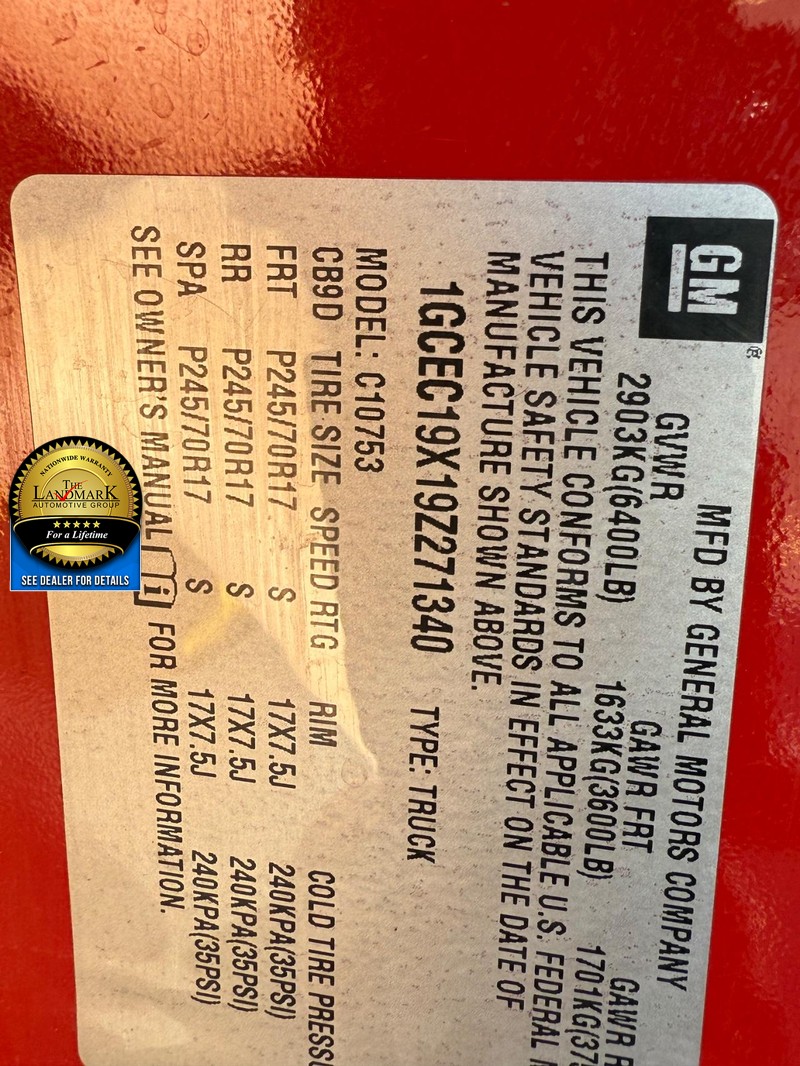 Chevrolet Silverado 1500 Vehicle Full-screen Gallery Image 19