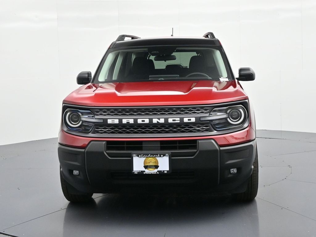 Ford Bronco Sport Vehicle Full-screen Gallery Image 3