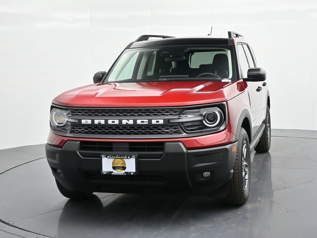 Ford Bronco Sport Vehicle Full-screen Gallery Image 3
