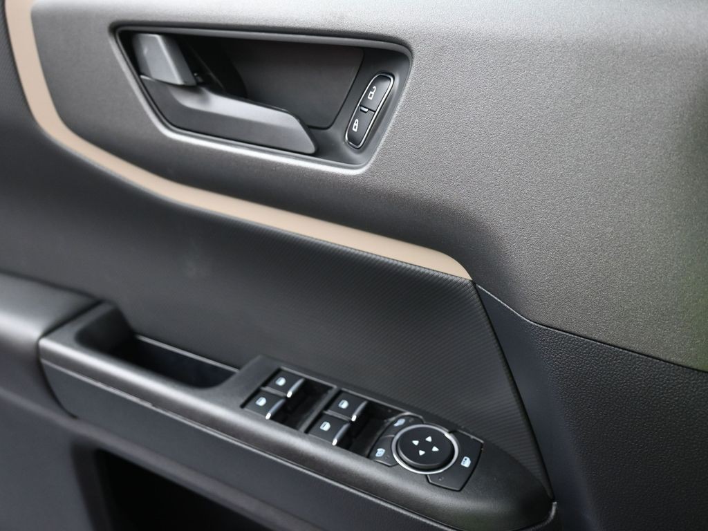 Ford Bronco Sport Vehicle Full-screen Gallery Image 15