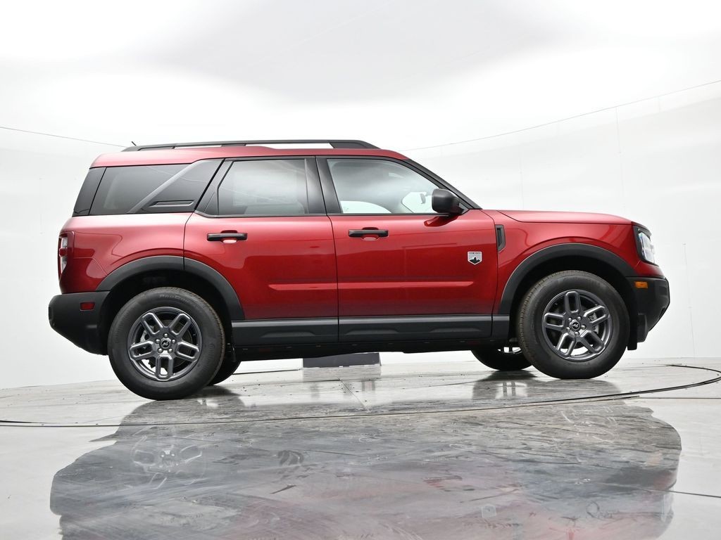 Ford Bronco Sport Vehicle Full-screen Gallery Image 24