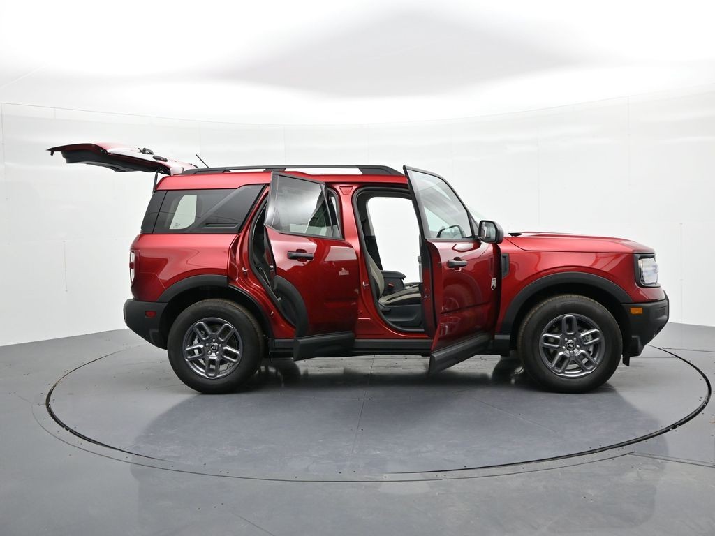 Ford Bronco Sport Vehicle Full-screen Gallery Image 25