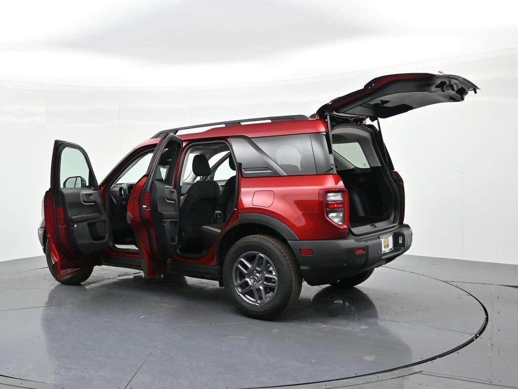 Ford Bronco Sport Vehicle Full-screen Gallery Image 26