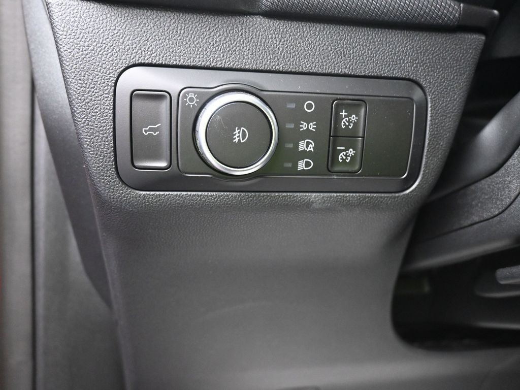 Ford Bronco Sport Vehicle Full-screen Gallery Image 14