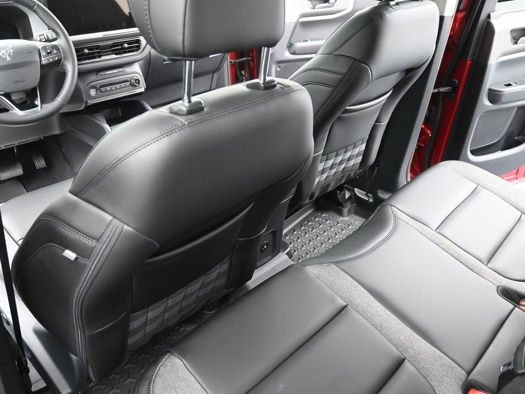 Ford Bronco Sport Vehicle Full-screen Gallery Image 17