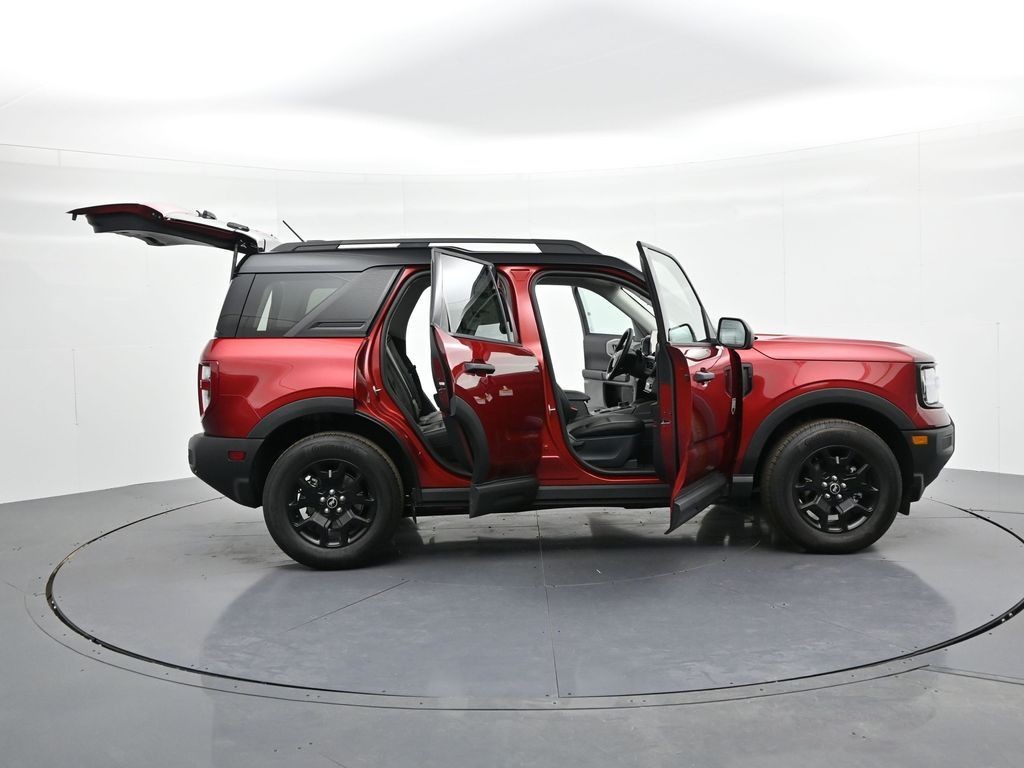 Ford Bronco Sport Vehicle Full-screen Gallery Image 26
