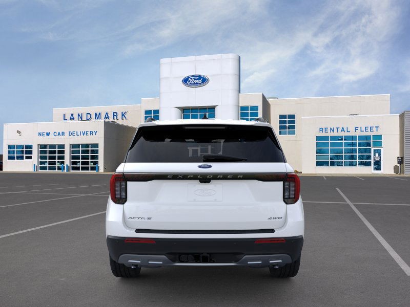 Ford Explorer Vehicle Full-screen Gallery Image 5